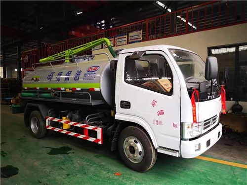 國五東風多利卡D6吸糞車發車瞭