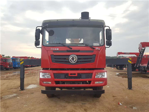 東風華神T5質尊版後八輪徐工12噸4節雙聯泵吊機,廂長8.5米，四川廣元張總訂購的愛車