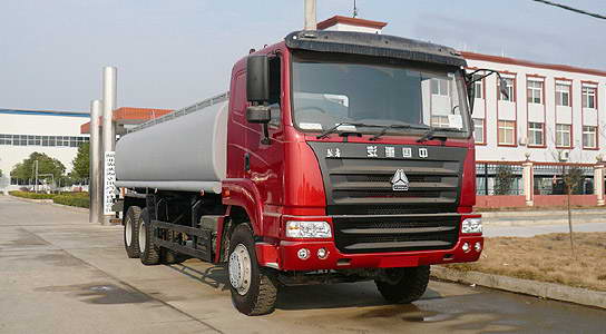 斯太爾後雙橋豪運油罐車