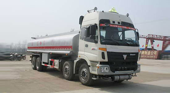 歐曼前四後八油罐車