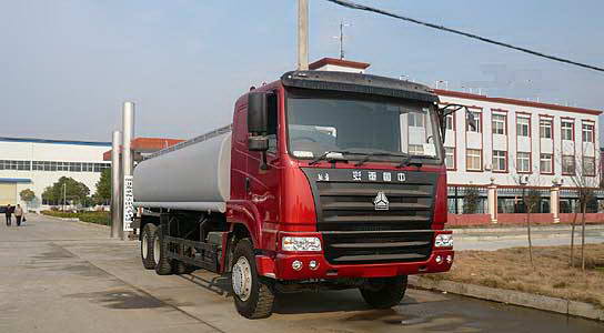 斯太爾後雙橋化工液體運輸車