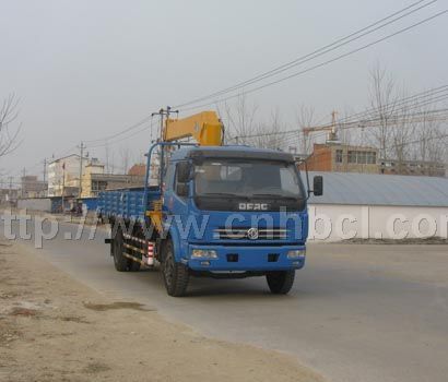 廂長5.4米國四東風多利卡随車吊